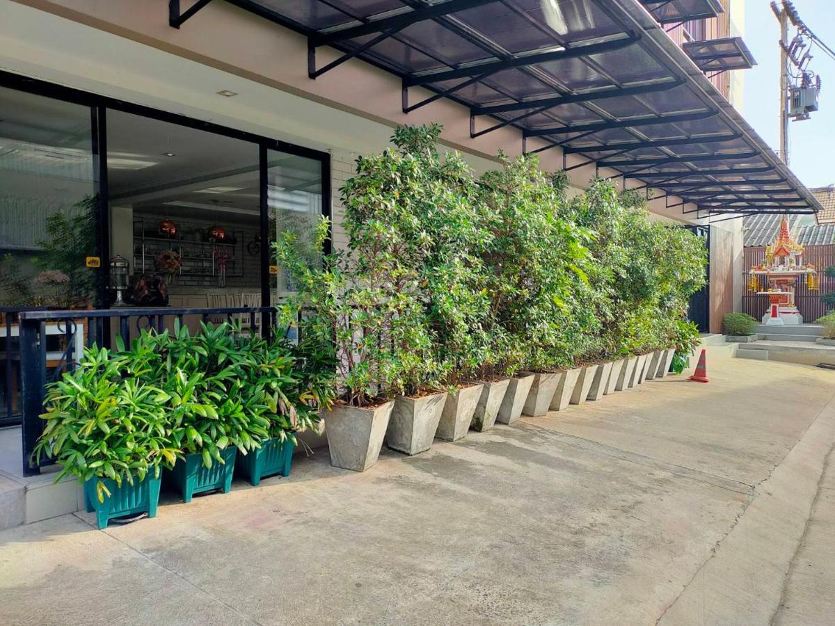 168 Studio Hotel Ubon Ratchathani Exterior photo