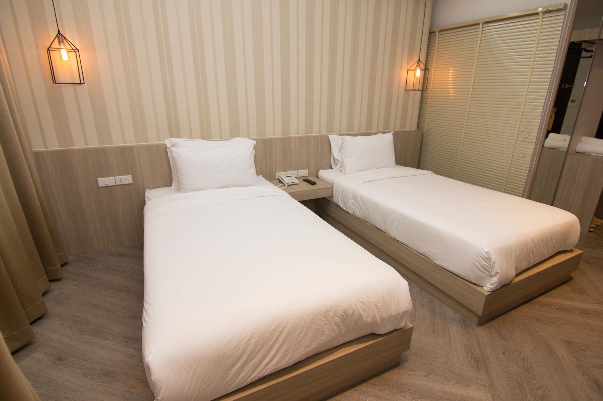 168 Studio Hotel Ubon Ratchathani Exterior photo