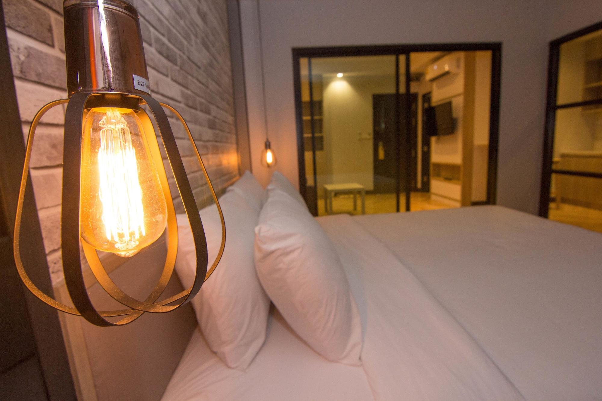 168 Studio Hotel Ubon Ratchathani Exterior photo