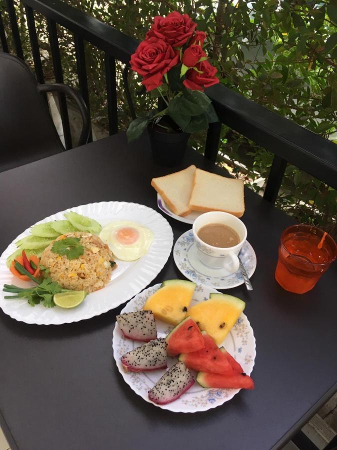 168 Studio Hotel Ubon Ratchathani Exterior photo